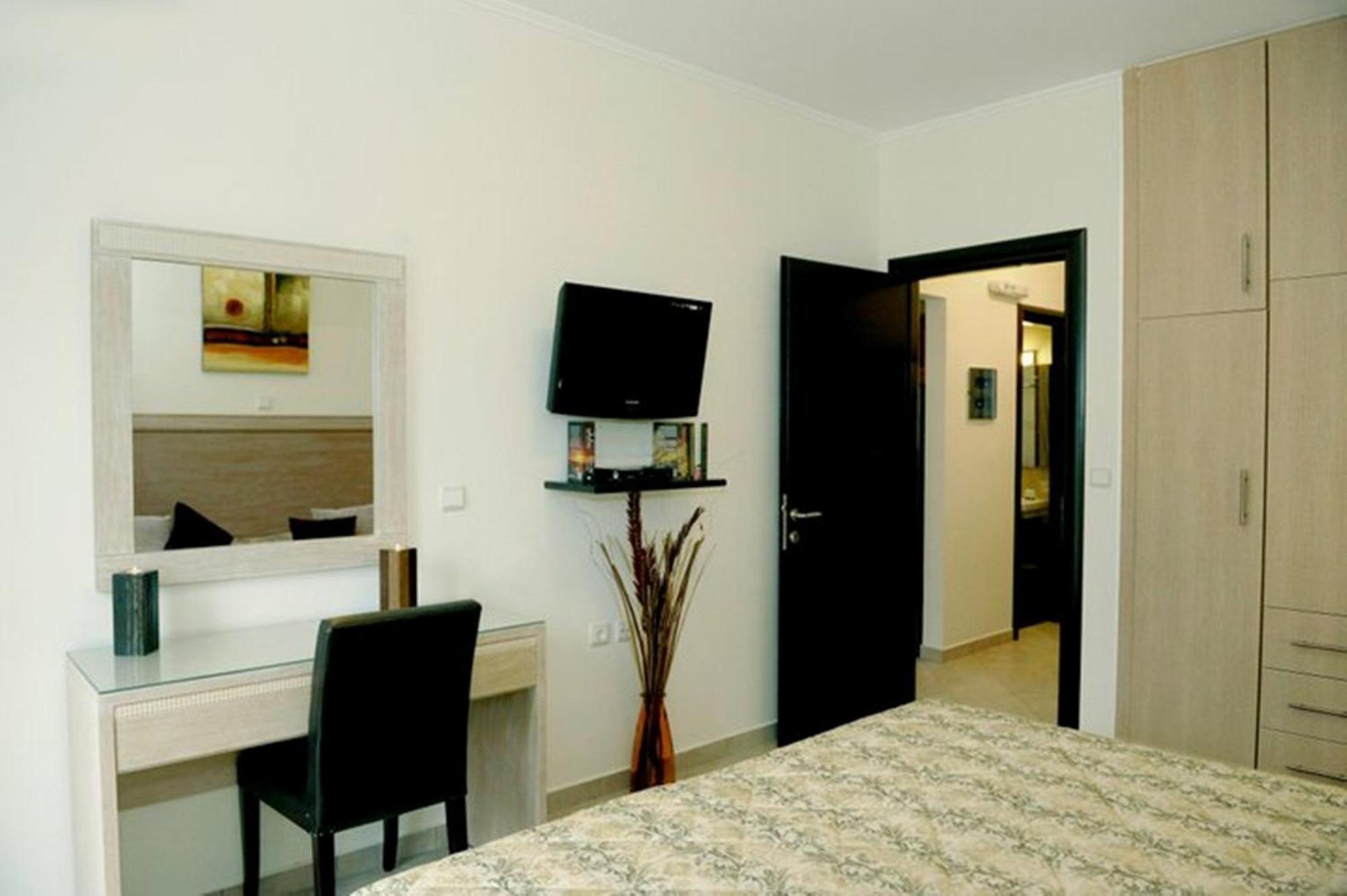 Hotel Aerolithos Adamantas  Esterno foto