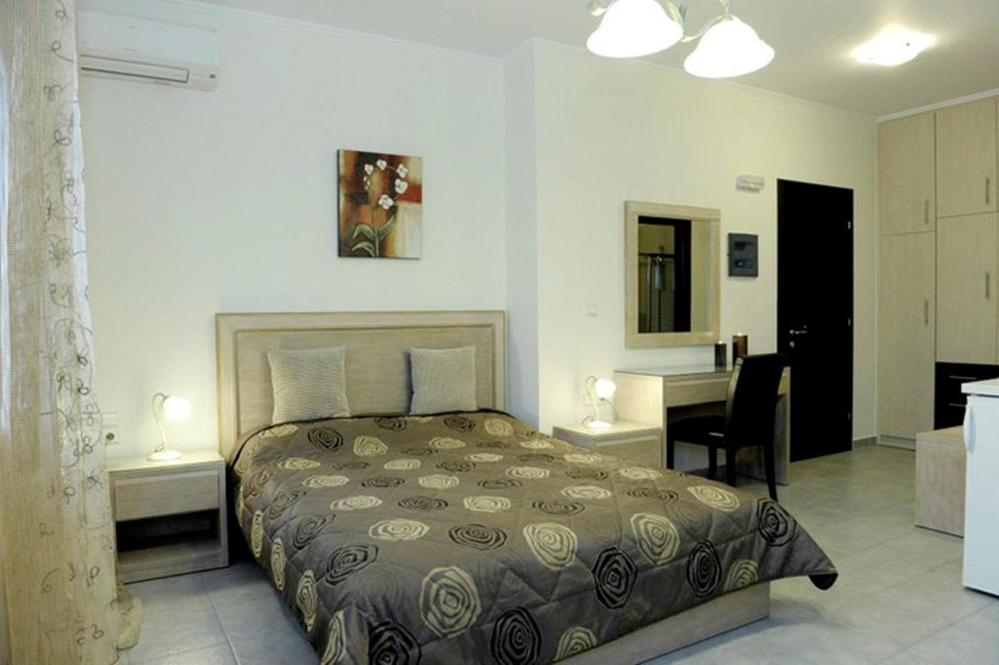 Hotel Aerolithos Adamantas  Esterno foto